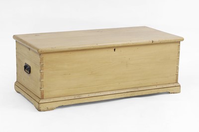 Lot 429 - An oak blanket chest