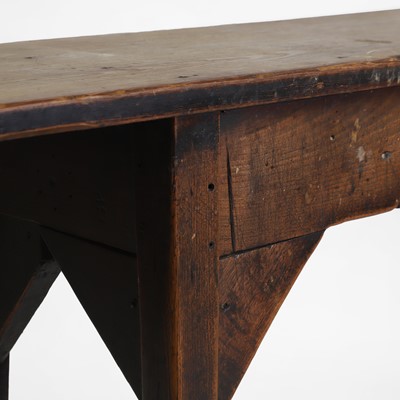 Lot 264 - A pine mortuary table