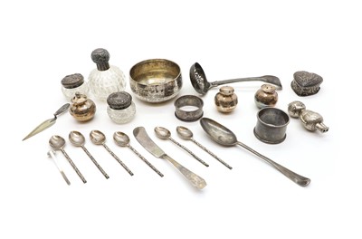 Lot 51 - A collection of silver items