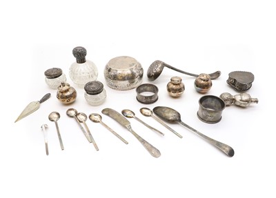 Lot 51 - A collection of silver items