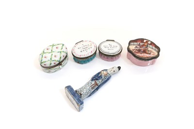 Lot 384 - A collection of enamel pill boxes