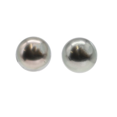 Lot 228 - A pair of grey South Sea Pearl earrings