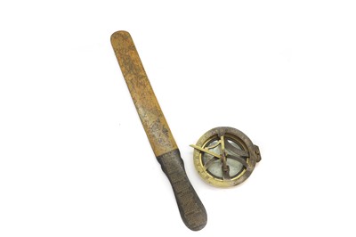 Lot 388A - A brass equinoctial sundial compass