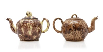 Lot 86 - A Whieldon pottery teapot