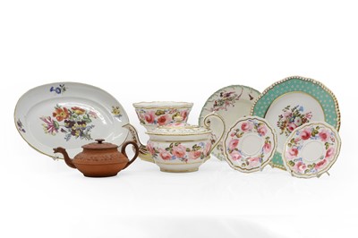 Lot 98 - A group of porcelain tea wares