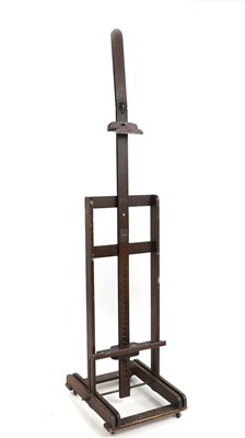 Lot 490 - A mahogany studio easel