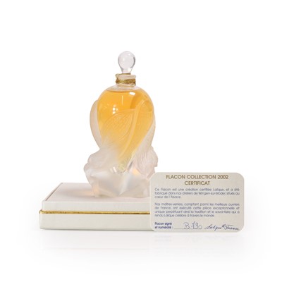 Lot 576 - A Lalique Flacon 2002 edition 'Les Elfes' perfume bottle