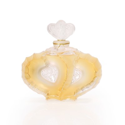 Lot 578 - A Lalique Flacon 2004 edition 'Deux Coeurs' perfume bottle