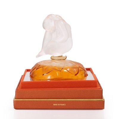 Lot 580 - A Lalique Flacon 1996 edition 'Le Nu' perfume bottle
