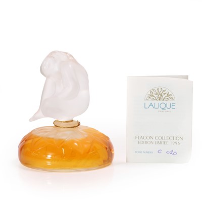 Lot 580 - A Lalique Flacon 1996 edition 'Le Nu' perfume bottle