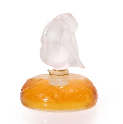 Lot 580 - A Lalique Flacon 1996 edition 'Le Nu' perfume bottle