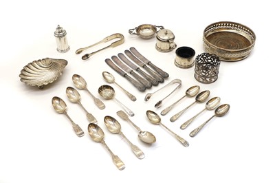 Lot 89 - A group of silver items