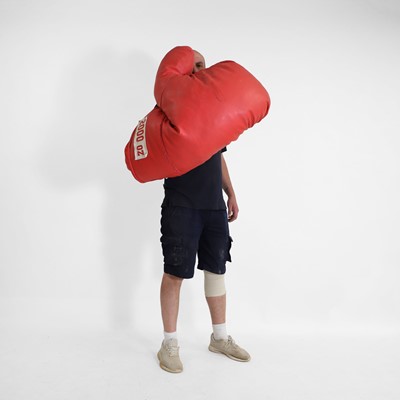 Lot 109 - A giant boxing glove