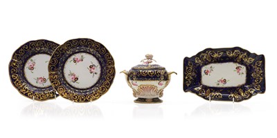 Lot 118 - A part set of four pieces of Mason's patent ironstone china