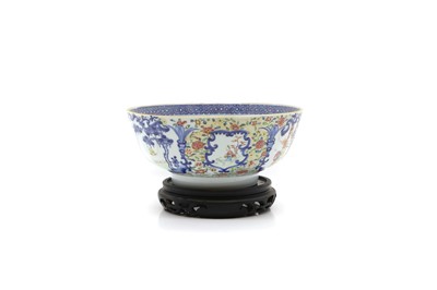 Lot 229 - A Chinese porcelain export bowl