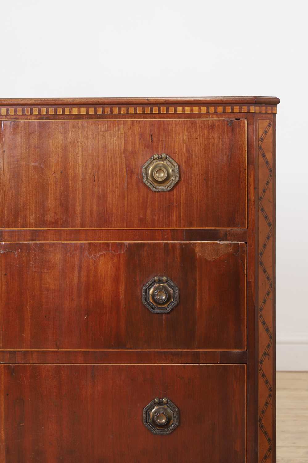 Lot 174 - A pair of mahogany commodes