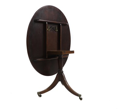 Lot 660 - A George III mahogany supper table