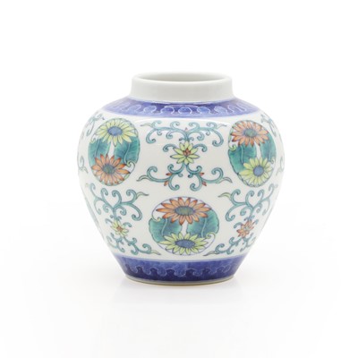 Lot 121 - A Chinese doucai jar