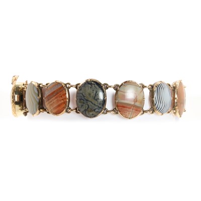 Lot 4 - A Georgian hardstone panel bracelet with a memorial clasp