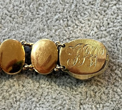 Lot 4 - A Georgian hardstone panel bracelet with a memorial clasp