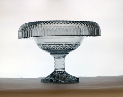 Lot 154 - A pedestal glass bowl