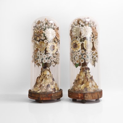 Lot 279 - A pair of seashell dioramas