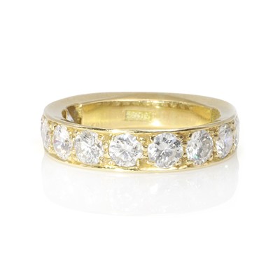 Lot 250 - A diamond half eternity ring