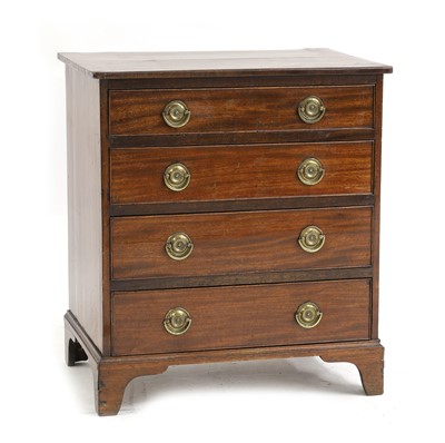 Lot 538 - A mahogany four drawer chest of drawers