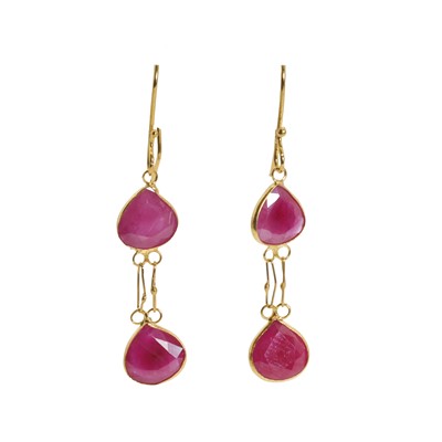 Lot 223 - A pair of ruby drop earrings