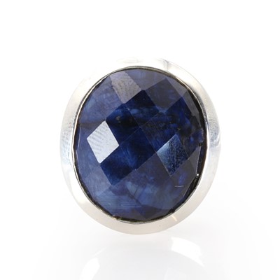 Lot 160 - A silver and sapphire single stone ring