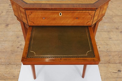 Lot 436 - A Sheraton period inlaid satinwood occasional table