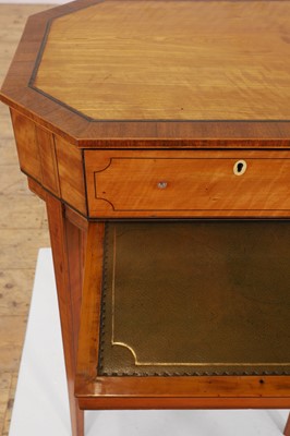 Lot 436 - A Sheraton period inlaid satinwood occasional table
