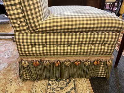 Lot 420 - A pair of side chairs by Kingcome