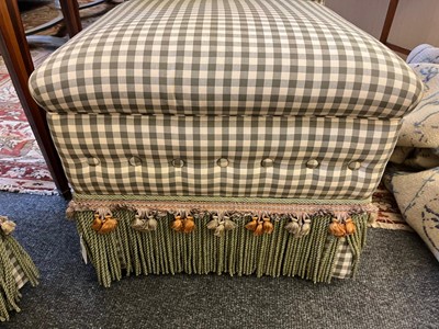 Lot 420 - A pair of side chairs by Kingcome