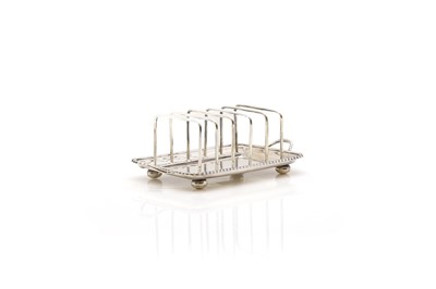 Lot 20 - A silver six-bar toast rack