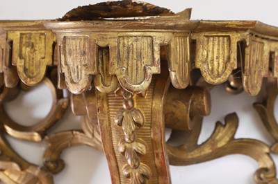 Lot 442 - A giltwood wall bracket