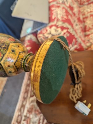 Lot 400 - A pair of papier mâché table lamps