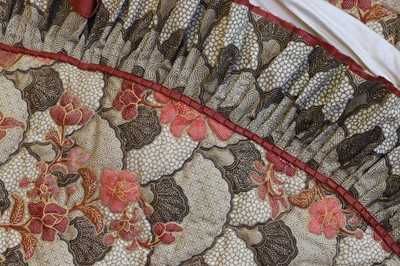 Lot 493 - A large quilted bedspread or table cover