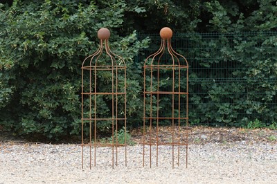 Lot 759 - A pair of metal Windsor obelisks