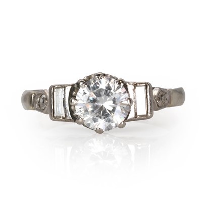 Lot 1192 - A cubic zirconia ring