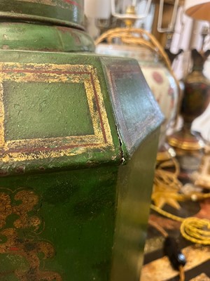 Lot 428 - A Victorian toleware table lamp