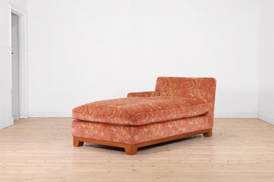 Lot 452 - An upholstered daybed