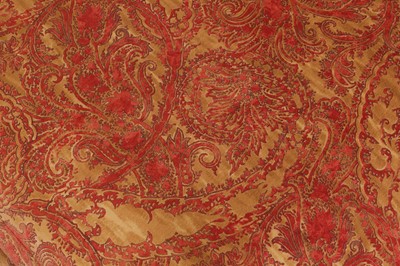 Lot 452 - An upholstered daybed