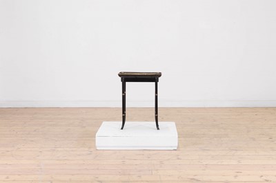 Lot 409 - A papier mâché japanned tray top table