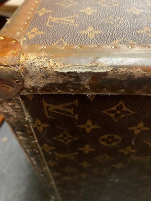 Lot 1547 - A Louis Vuitton monogrammed canvas 'Alzer 80' suitcase