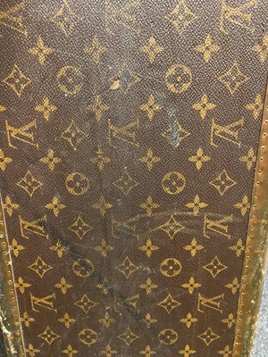 Lot 1547 - A Louis Vuitton monogrammed canvas 'Alzer 80' suitcase