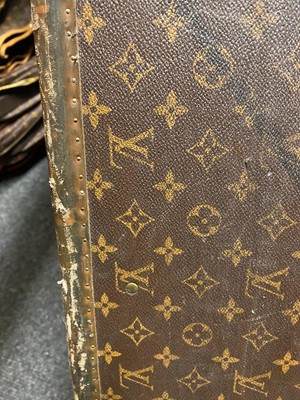 Lot 1547 - A Louis Vuitton monogrammed canvas 'Alzer 80' suitcase