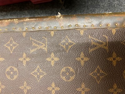 Lot 1547 - A Louis Vuitton monogrammed canvas 'Alzer 80' suitcase