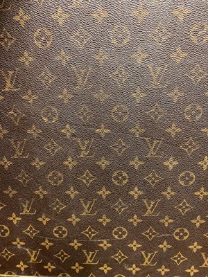 Lot 1547 - A Louis Vuitton monogrammed canvas 'Alzer 80' suitcase