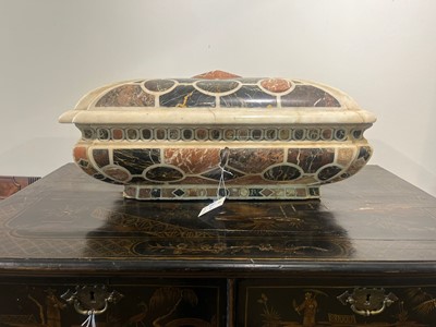 Lot 586 - A specimen marble casket